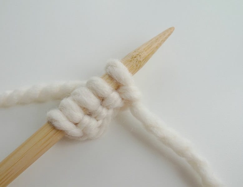 Knitting for Beginners: How to Knit the Stockinette Stitch - All About Ami