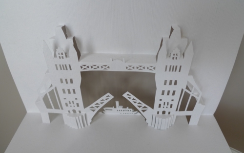 Dimensione A4 Tower Bridge Design Flexible Thin in plastica riutilizzabile Art Craft Stencil 