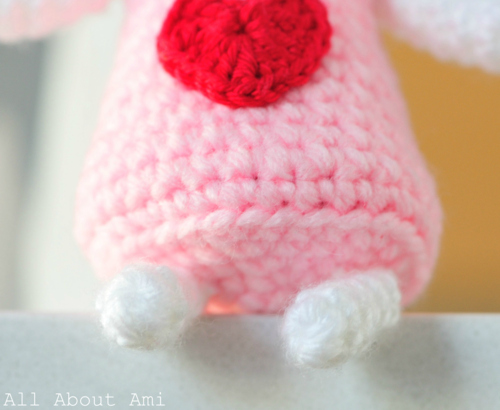 Crochet Sweetheart Bunny