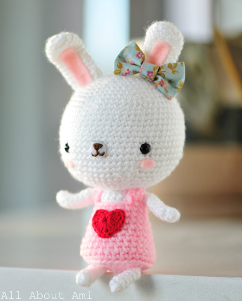 Crochet Sweetheart Bunny