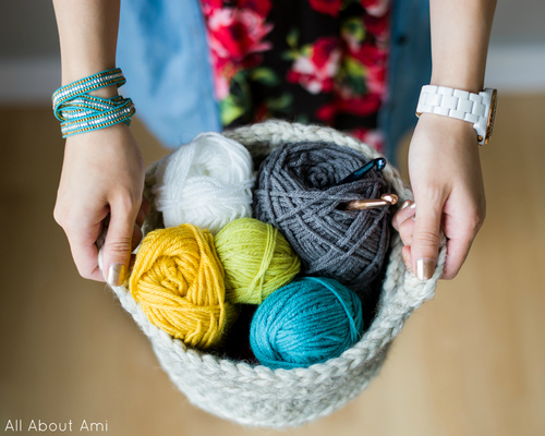 Knitted Thick Yarn Basket - White