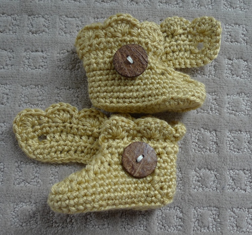 Crochet wrap around hotsell button baby boots pattern