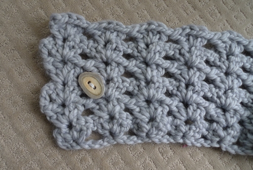 Buttoned Shell Stitch Cowl