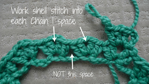 Round Shell Stitch Cowl