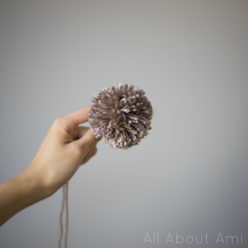 Clover Pom Pom Maker - All About Ami