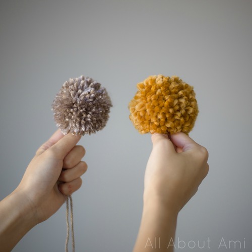 How to Use Clover Pom Pom Maker