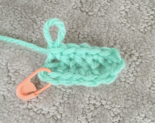 How to Crochet Around a Foundation Chain (How to Crochet an Oval)