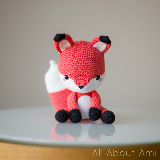 i found this really cute fox themed crochet hook case, and i'd like to  recreate it but i just can't decide which stitch was used… was the main  body made with extended