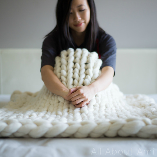 tutorial: preparing roving for extreme knitting - La Visch Designs