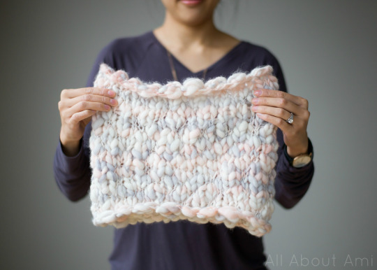 Knitted Thick and Thin Cowl
