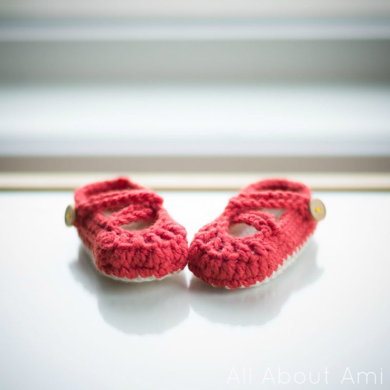 Crochet Baby Mary-Janes