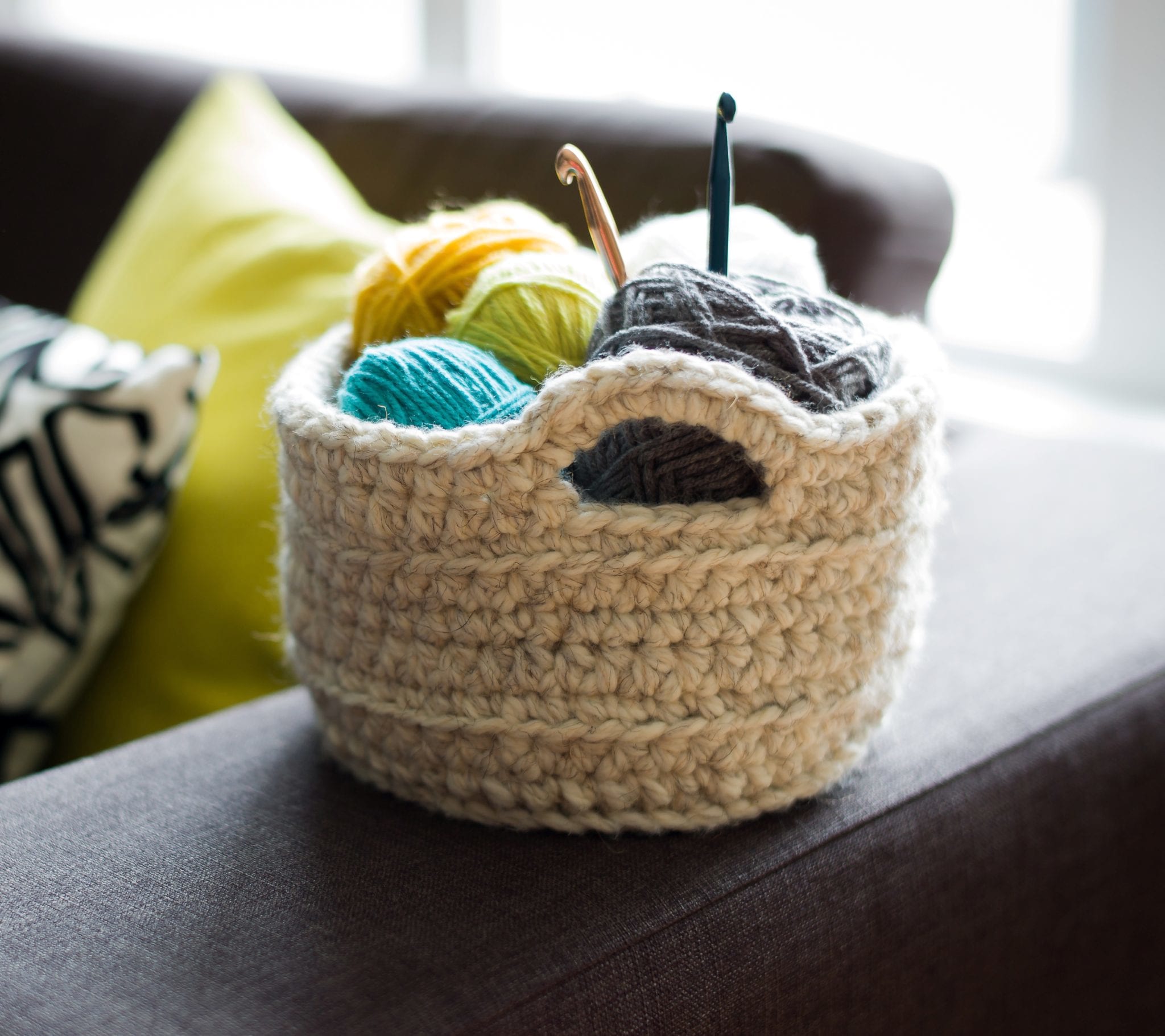 Crochet Project Bag + Yarn Basket Easy DIY Tutorial