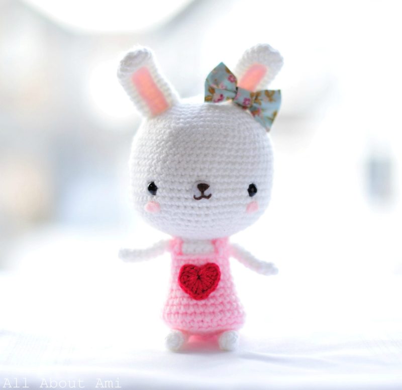 Crochet Sweetheart Bunny