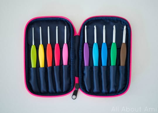 Clover Amour Crochet Hooks - Set of 7 - For Working with Thick Yarns
