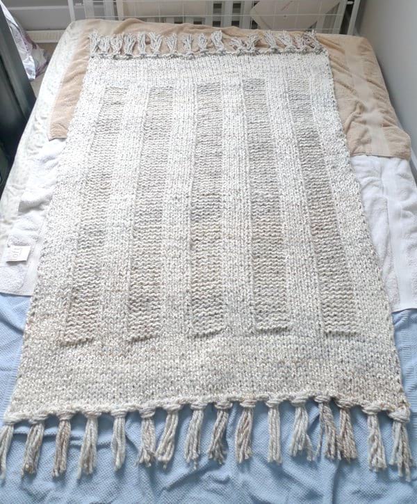 Chunky Ribbed Knit Blanket