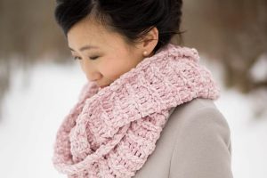 Crochet Velvet Ribbed Cowl