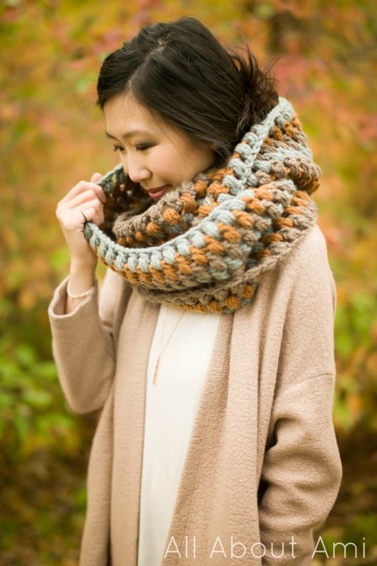 Hues Jumbo Puff Stitch Cowl