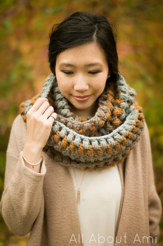 Hues Jumbo Puff Stitch Cowl