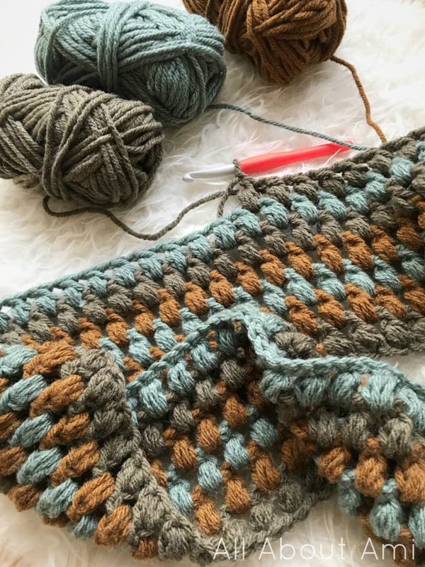 Hues Jumbo Puff Stitch Cowl