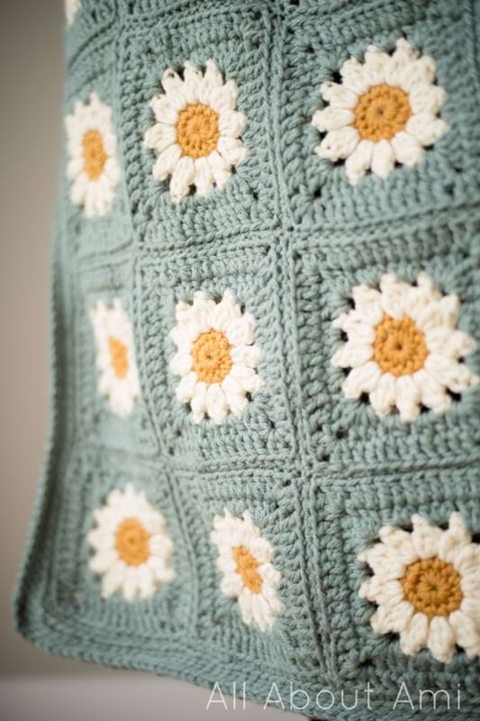 Cozy Days Daisy Blanket Crochet Pattern