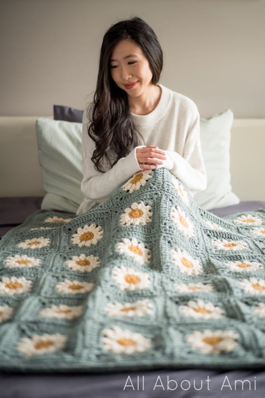Cozy Days Daisy Blanket Crochet Pattern