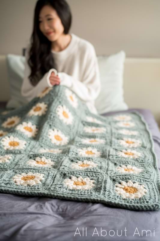 Yarn and Colors Amazing Flower Blanket Crochet Kit 